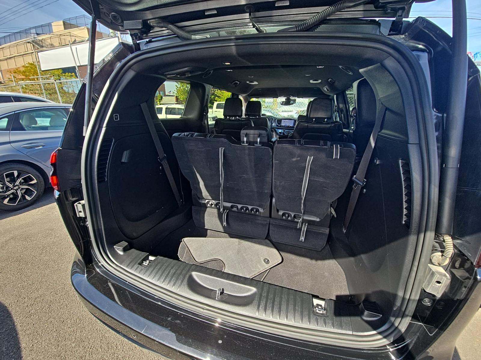 2025 Chrysler Pacifica Select FWD