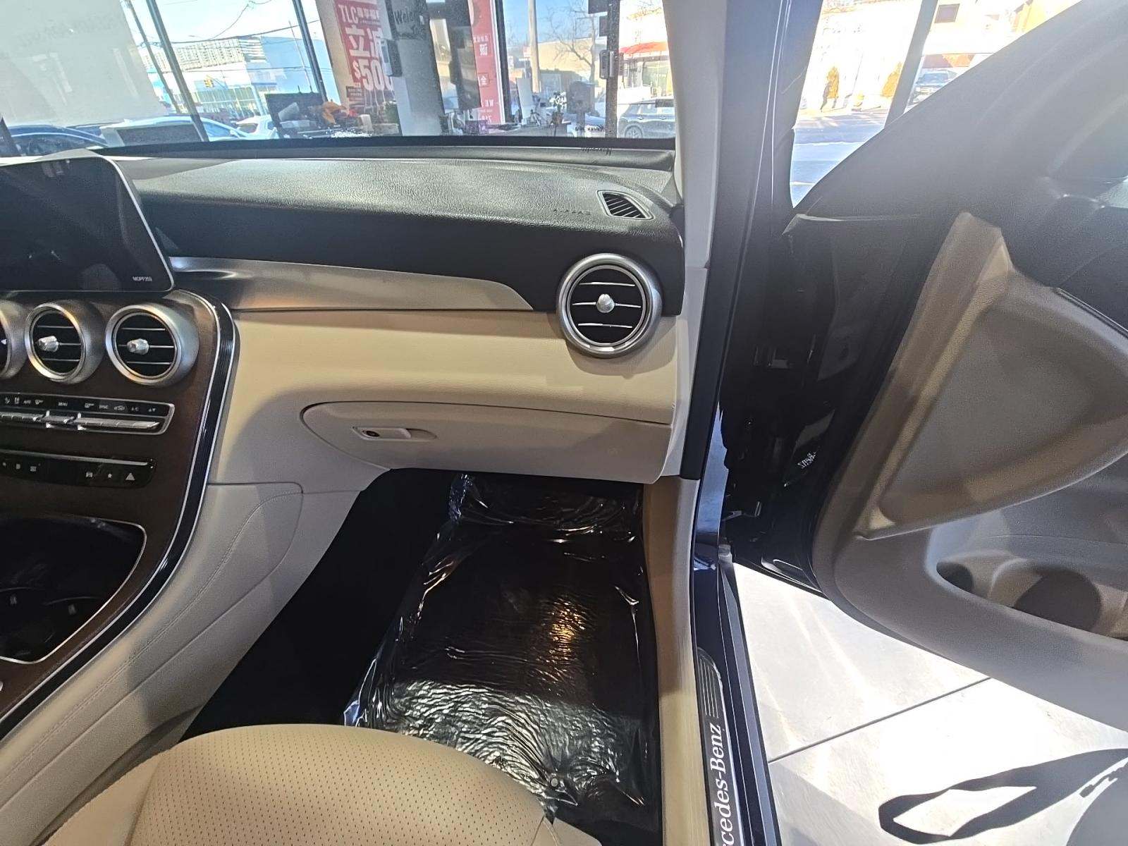 2021 Mercedes-Benz GLC GLC 300 AWD