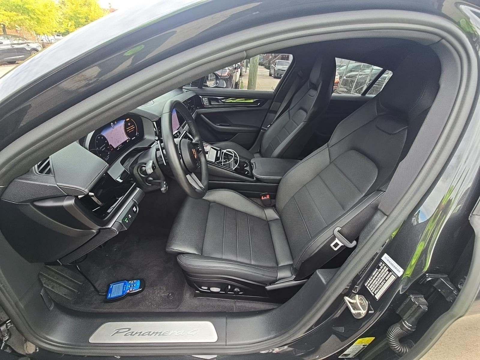 2025 Porsche Panamera 4 AWD