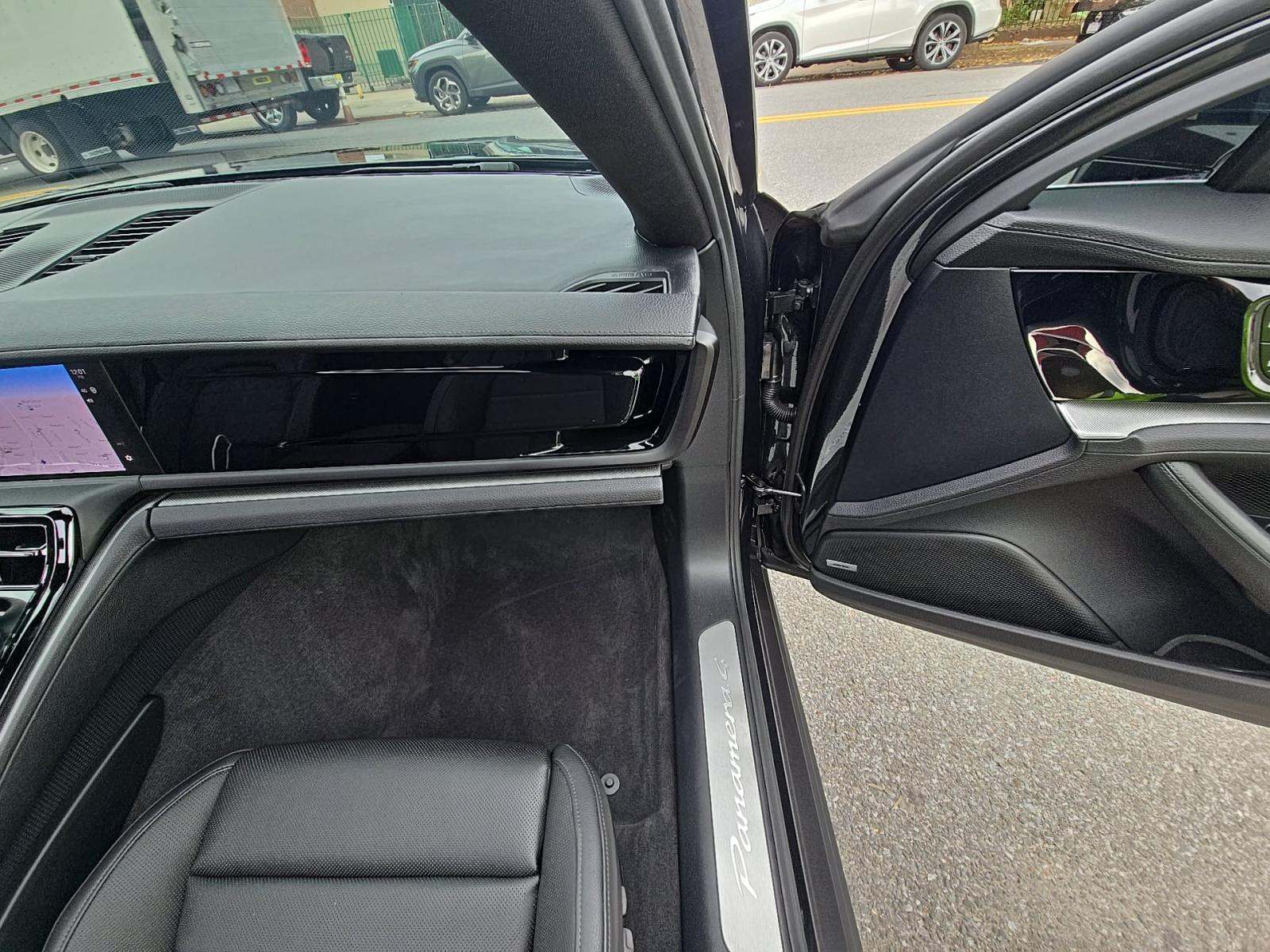 2025 Porsche Panamera 4 AWD