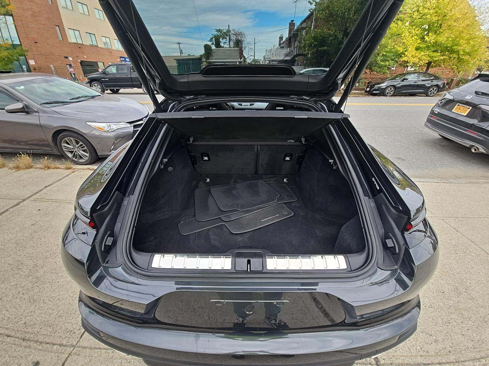 2025 Porsche Panamera 4 AWD