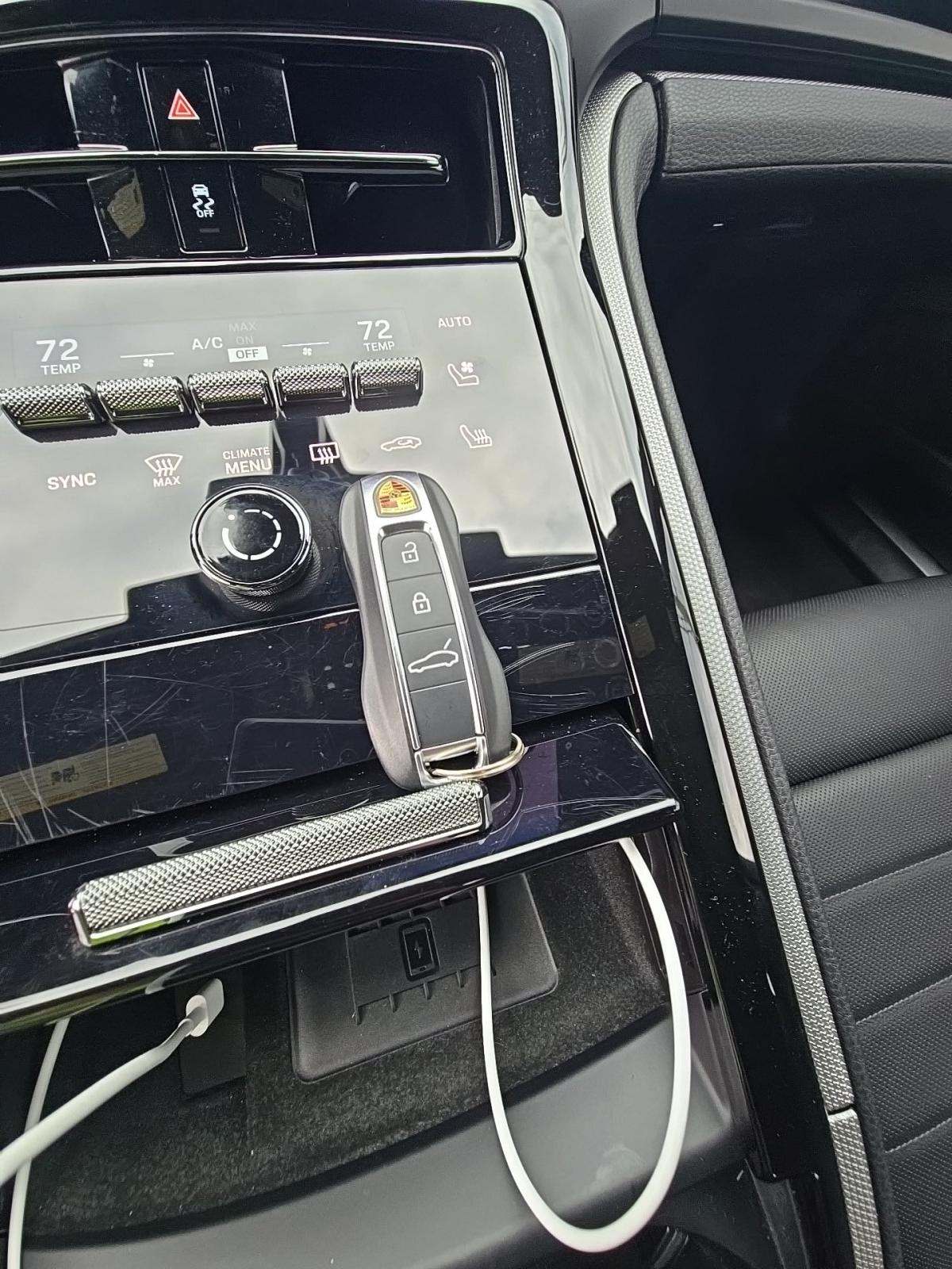 2025 Porsche Panamera 4 AWD