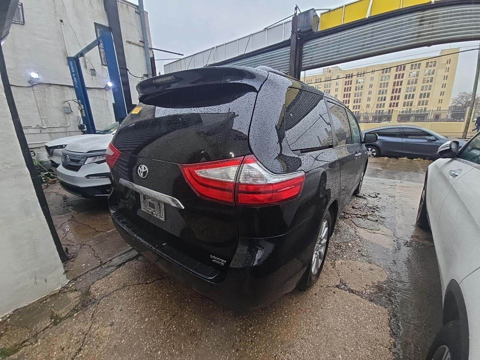 2017 Toyota Sienna Limited AWD