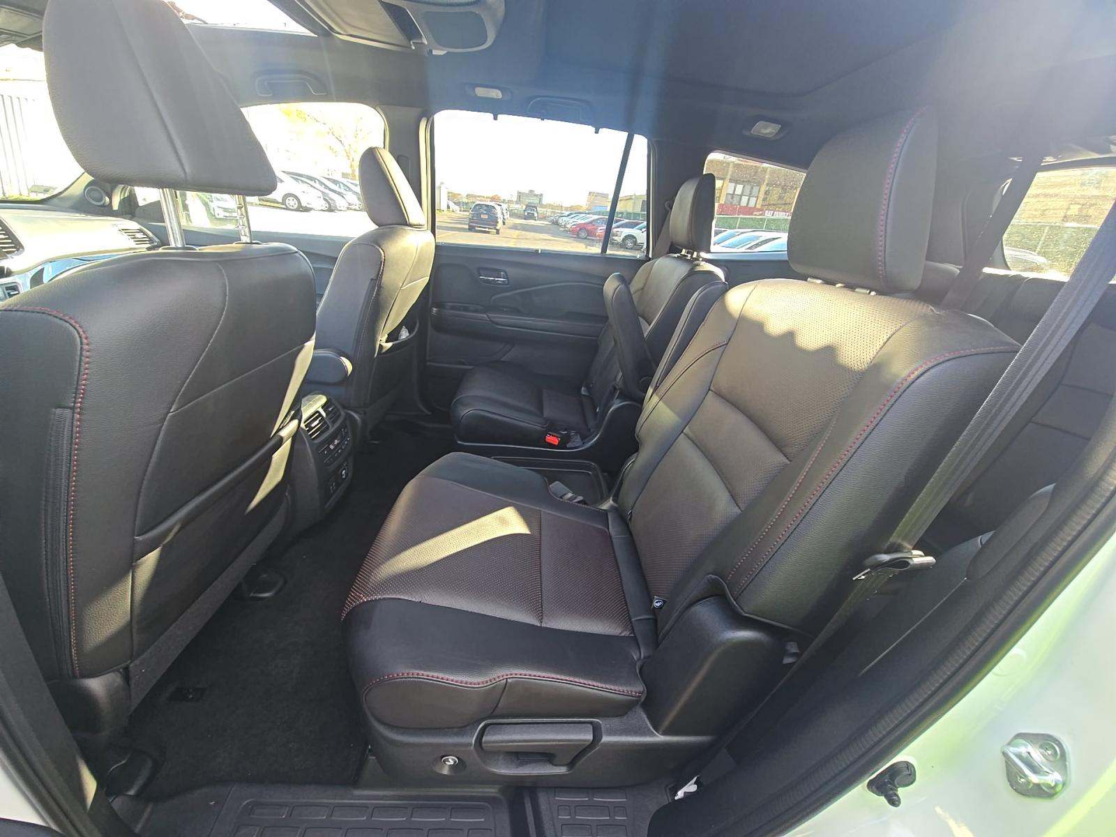 2022 Honda Pilot Black Edition AWD