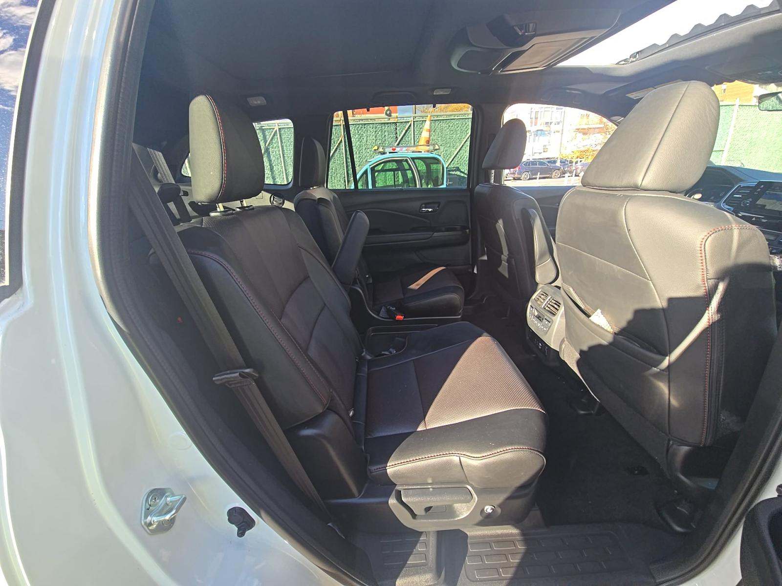 2022 Honda Pilot Black Edition AWD