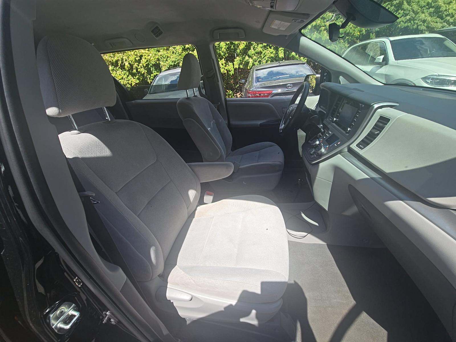 2020 Toyota Sienna L FWD