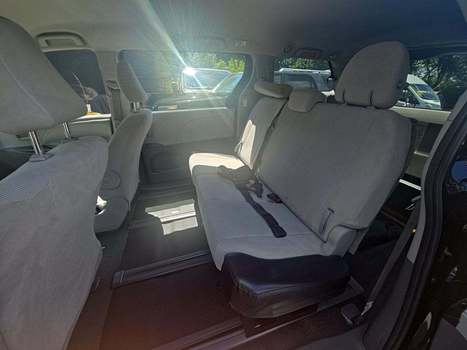 2020 Toyota Sienna L FWD