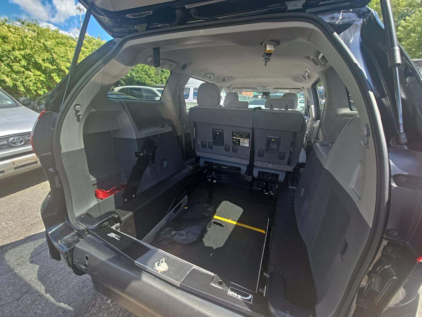 2020 Toyota Sienna L FWD