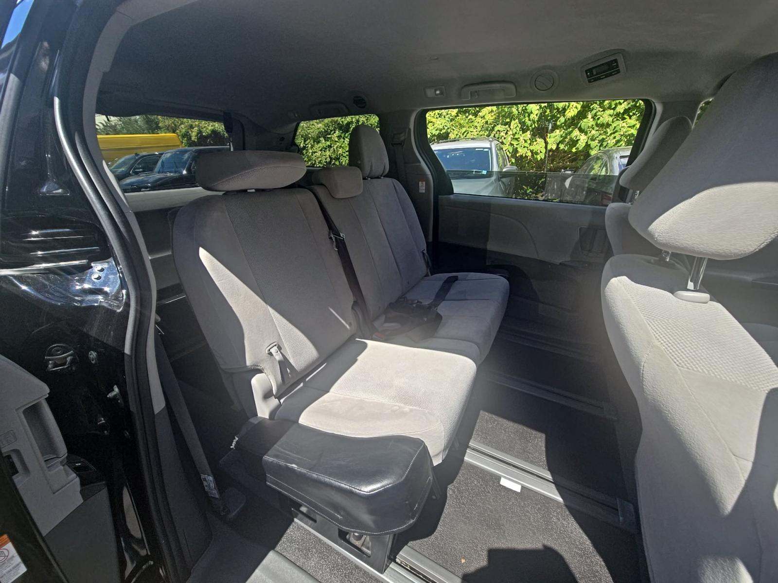 2020 Toyota Sienna L FWD