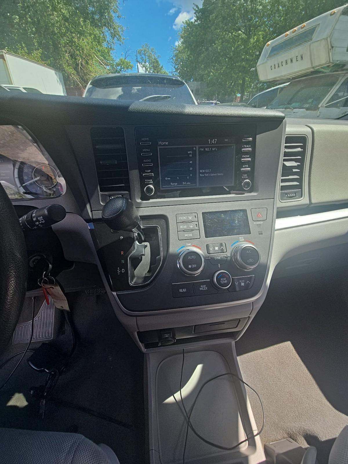 2020 Toyota Sienna L FWD