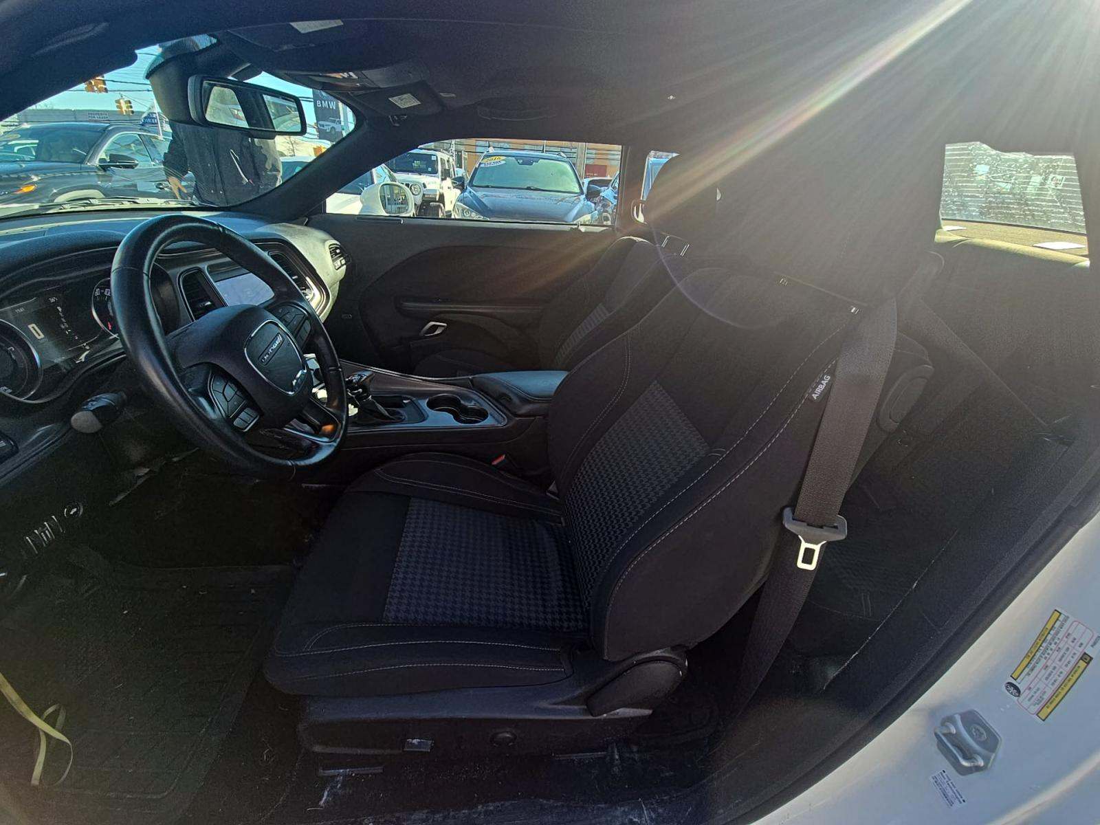 2023 Dodge Challenger SXT RWD