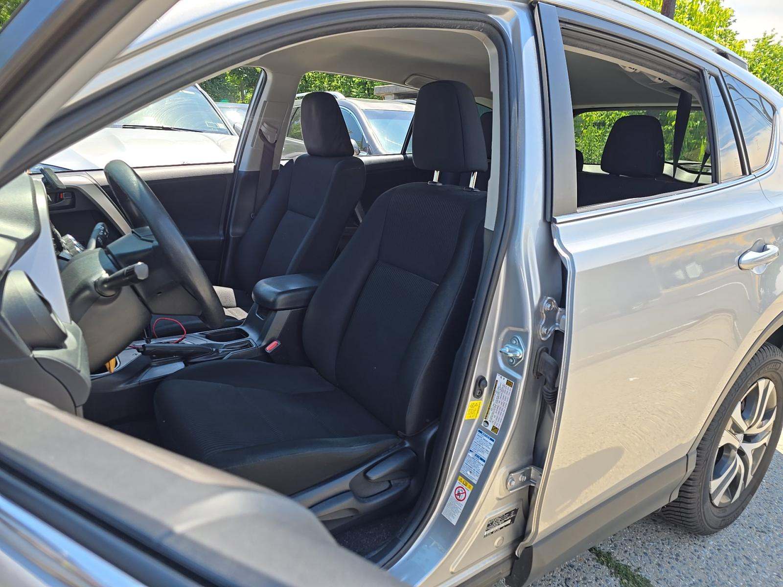 2018 Toyota RAV4 LE AWD