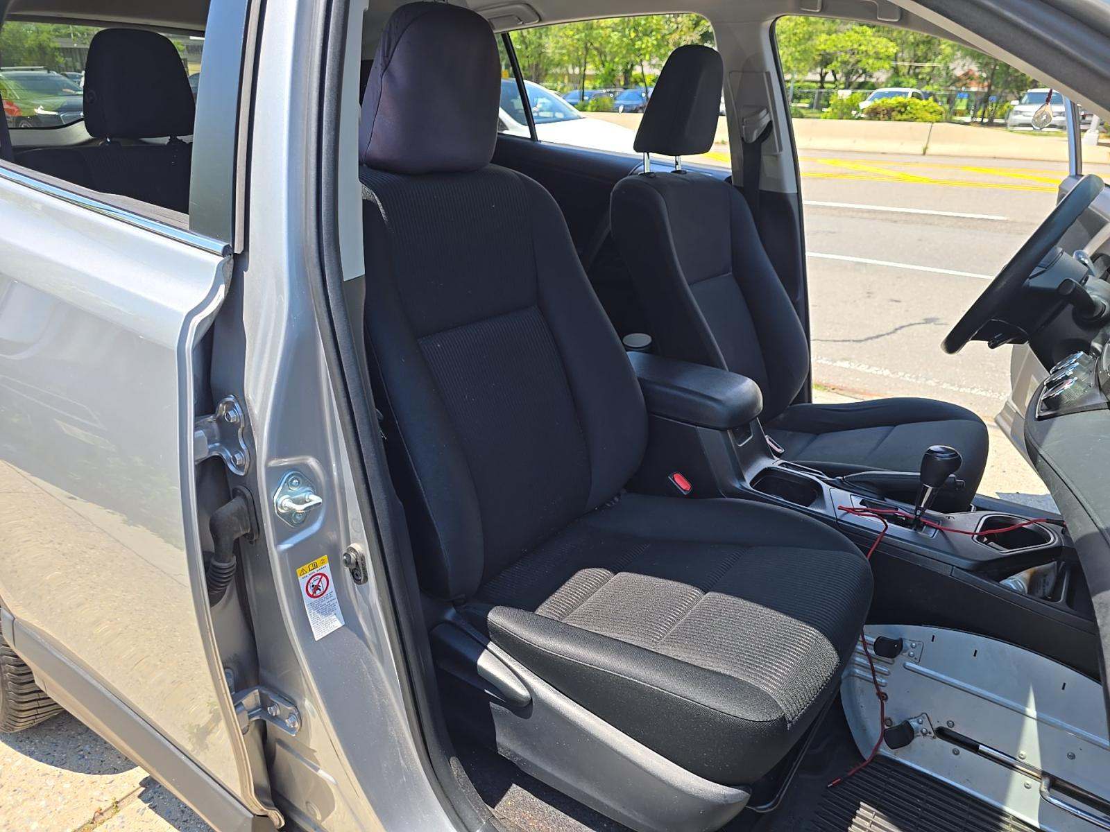 2018 Toyota RAV4 LE AWD