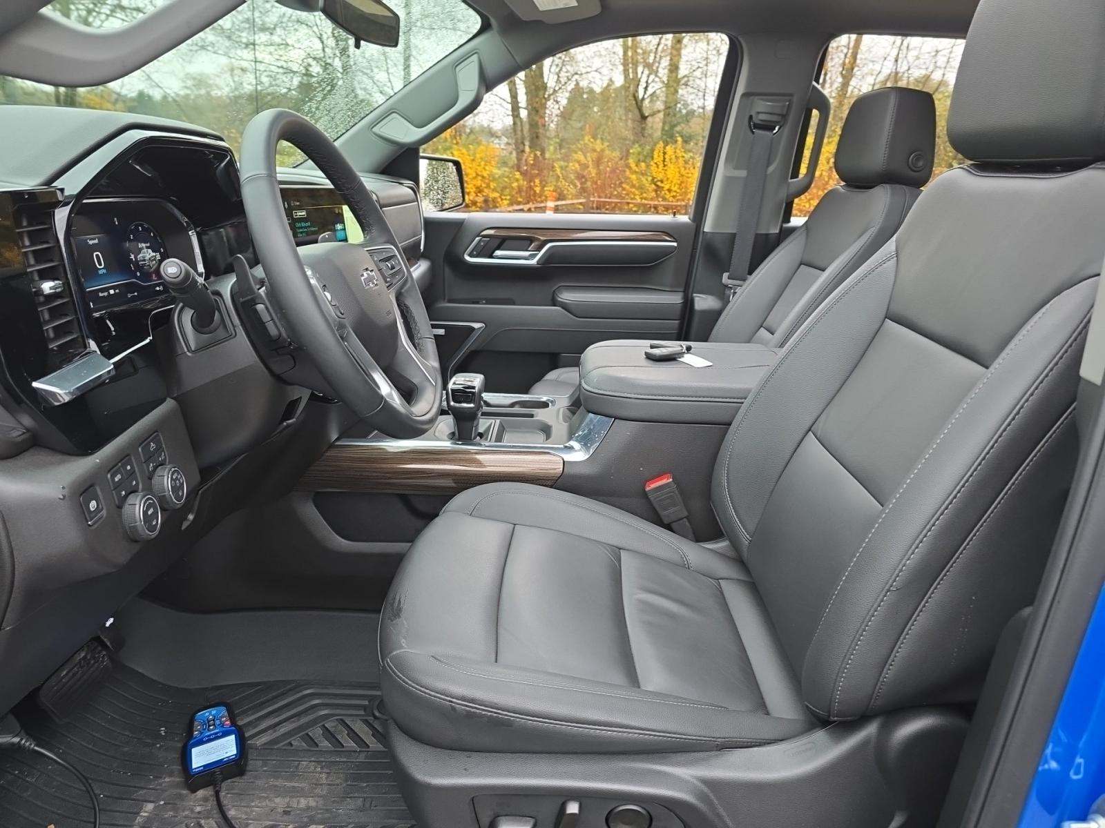 2025 Chevrolet Silverado 1500 RST AWD