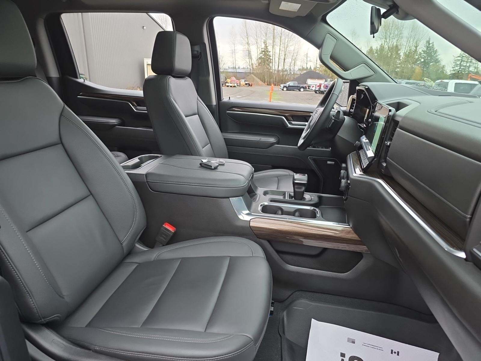 2025 Chevrolet Silverado 1500 RST AWD