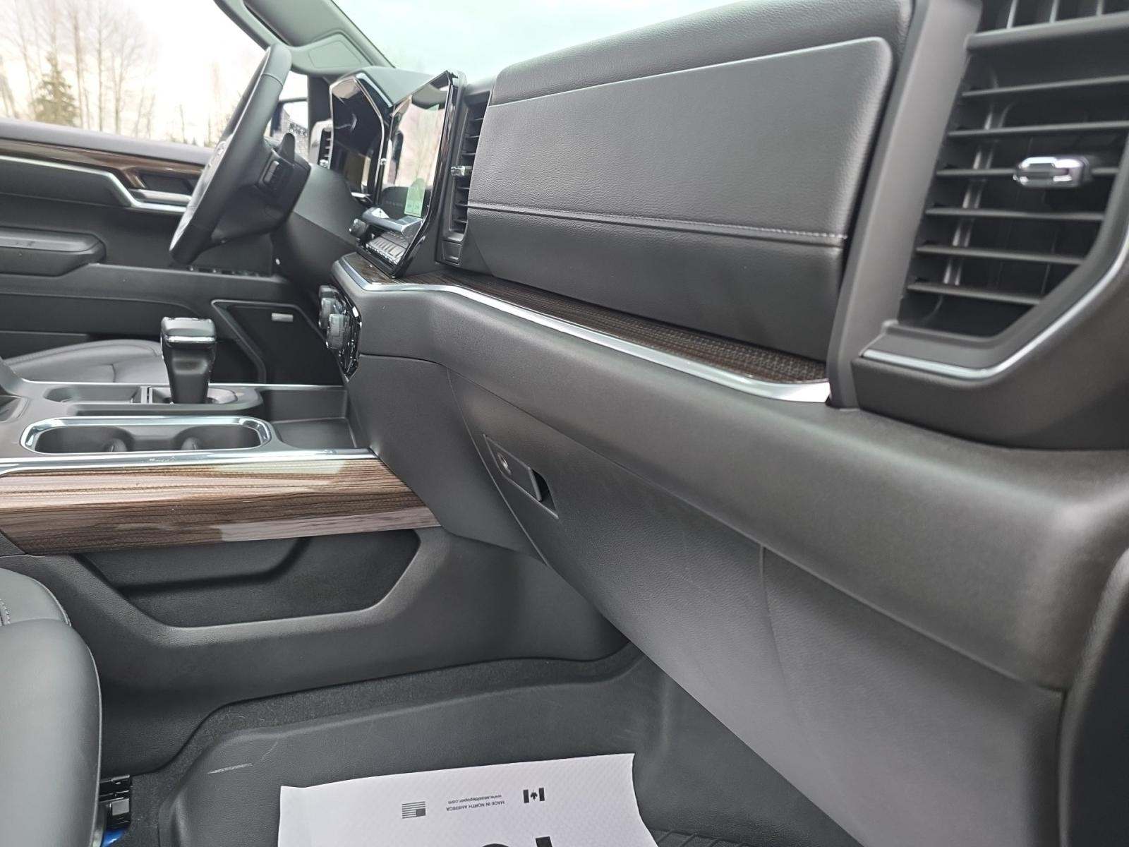 2025 Chevrolet Silverado 1500 RST AWD