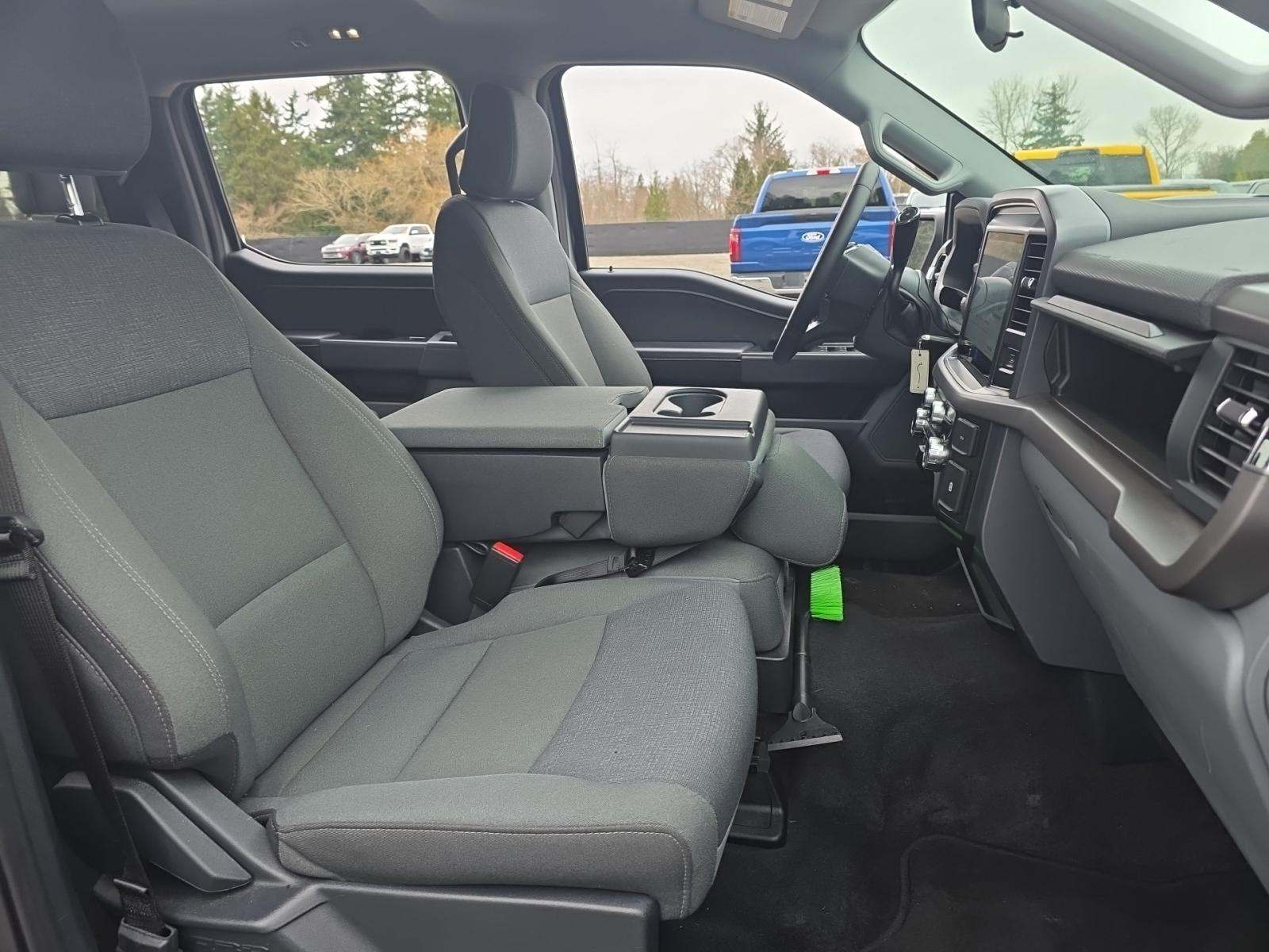 2025 Ford F-150 XLT AWD