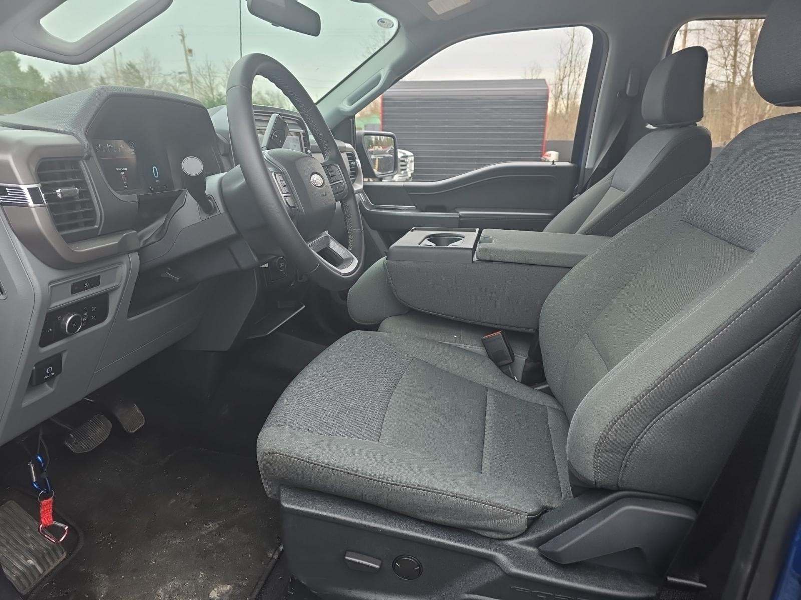 2025 Ford F-150 XLT AWD