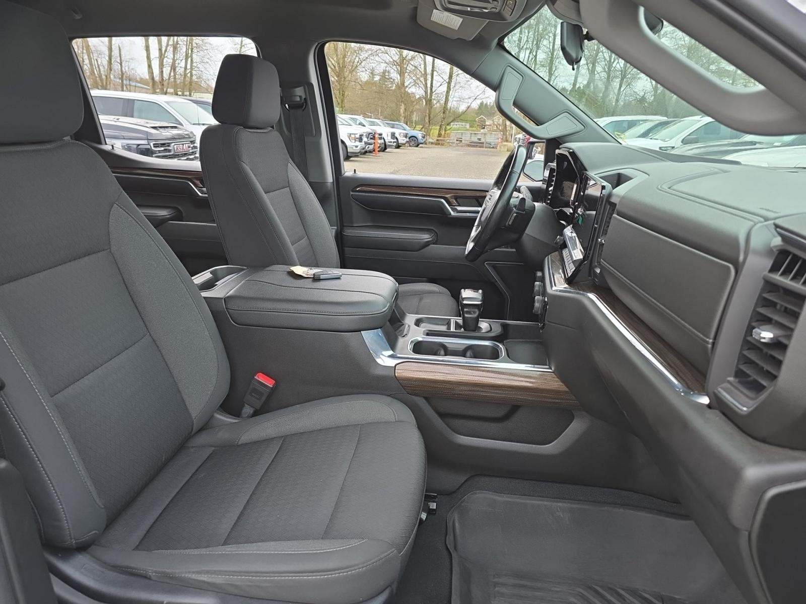 2023 Chevrolet Silverado 1500 RST AWD