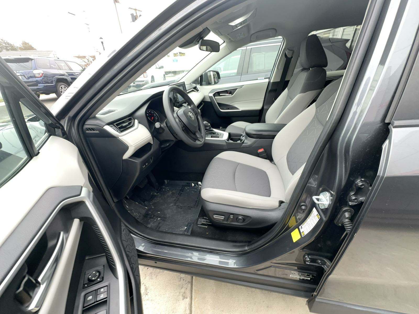 2021 Toyota RAV4 XLE FWD