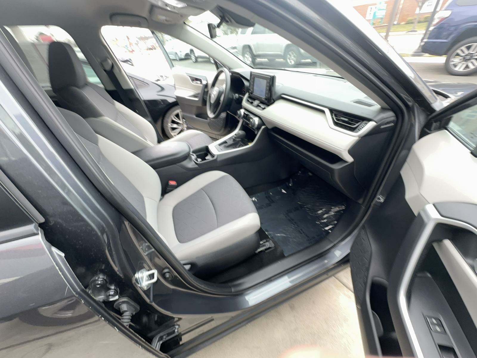 2021 Toyota RAV4 XLE FWD