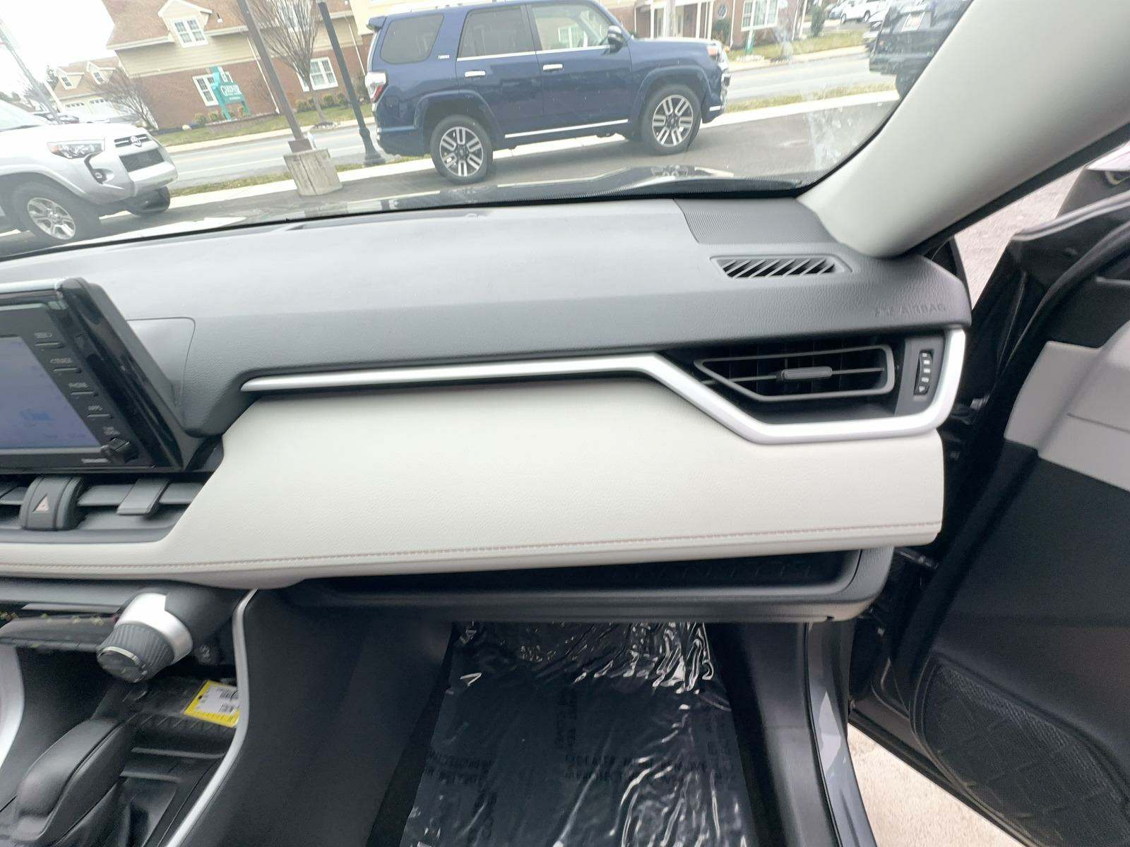 2021 Toyota RAV4 XLE FWD