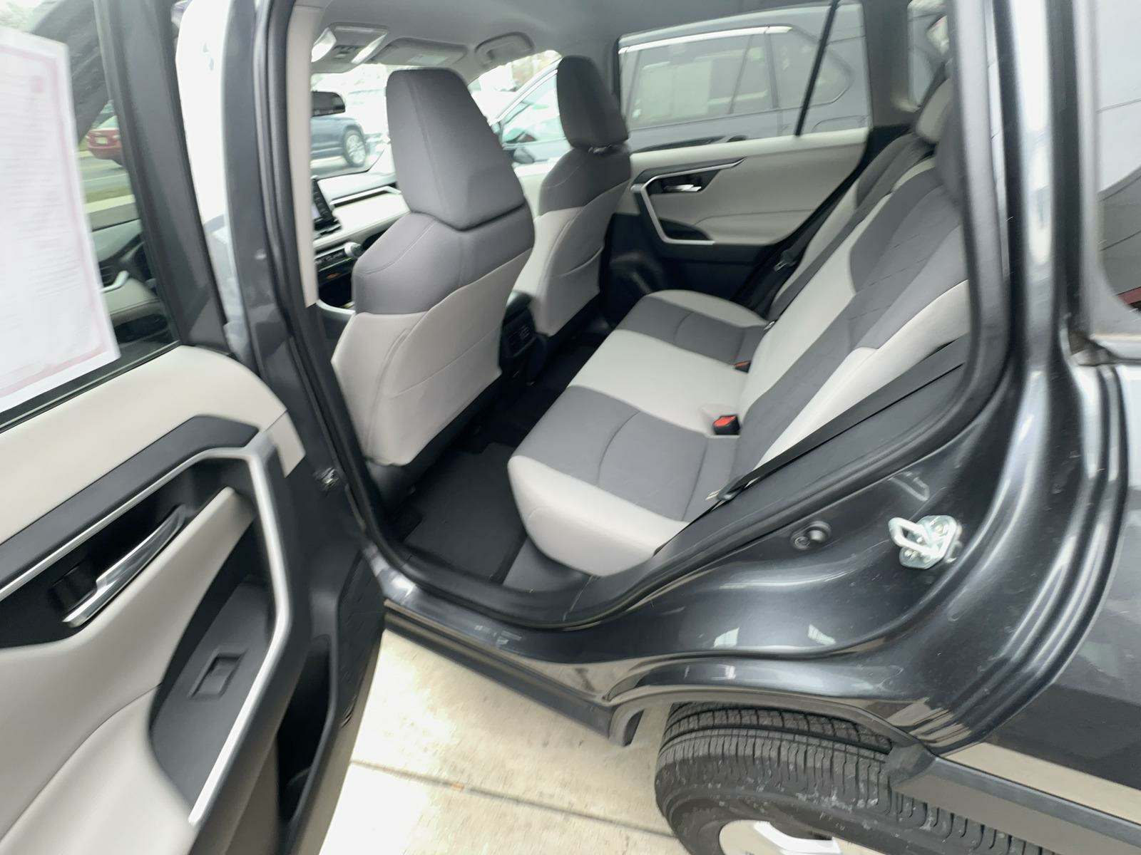 2021 Toyota RAV4 XLE FWD