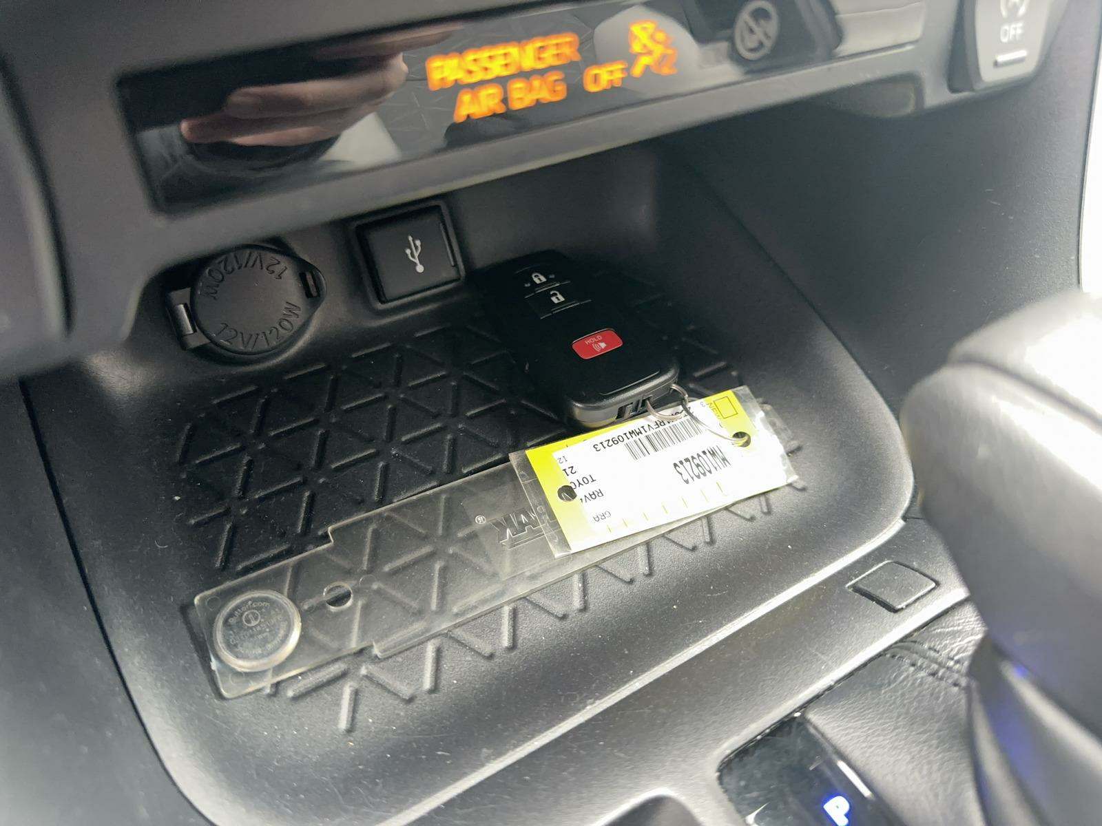 2021 Toyota RAV4 XLE FWD