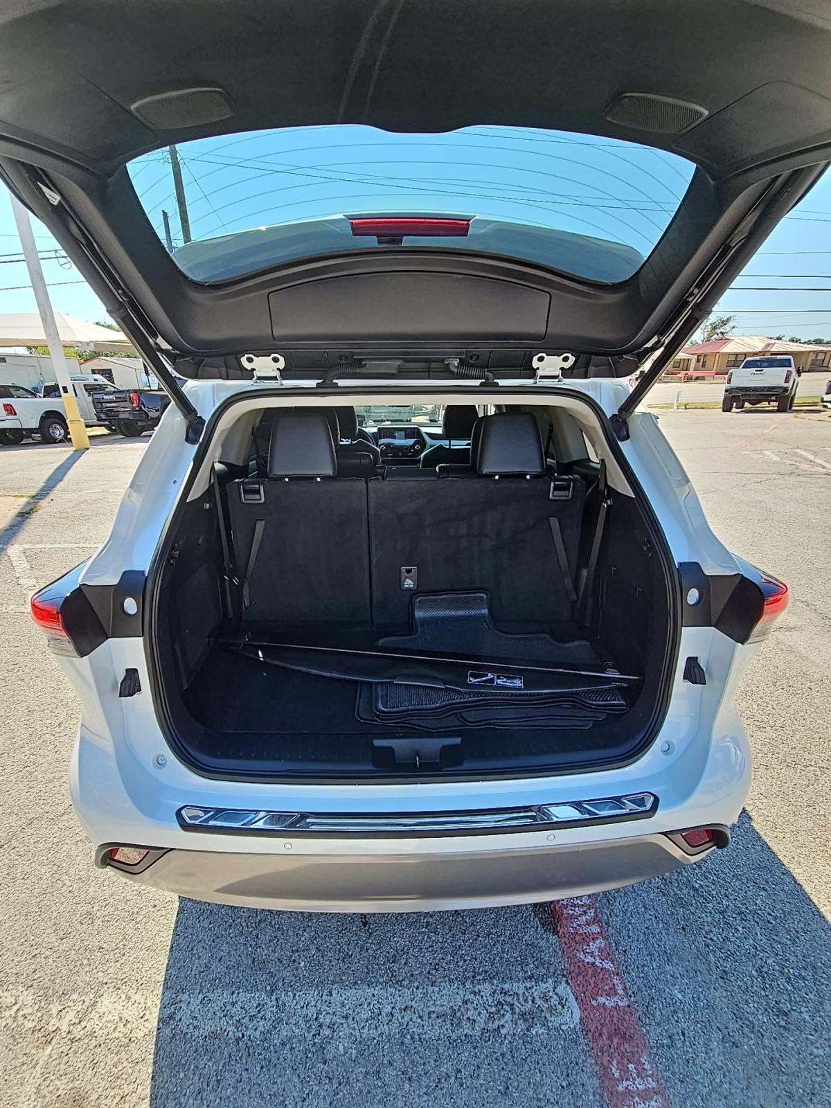 2022 Toyota Highlander Platinum AWD