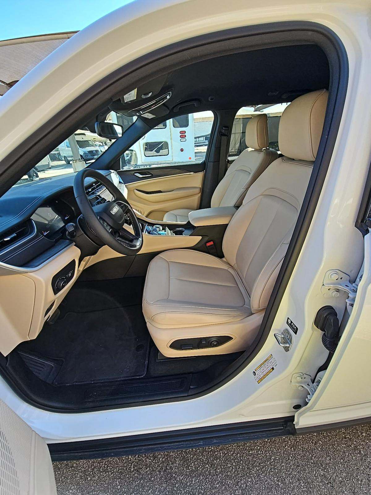 2024 Jeep Grand Cherokee Limited RWD