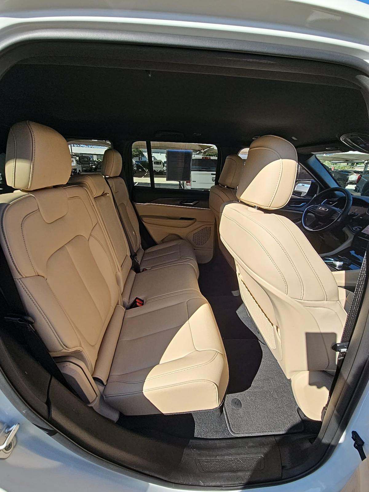 2024 Jeep Grand Cherokee Limited RWD