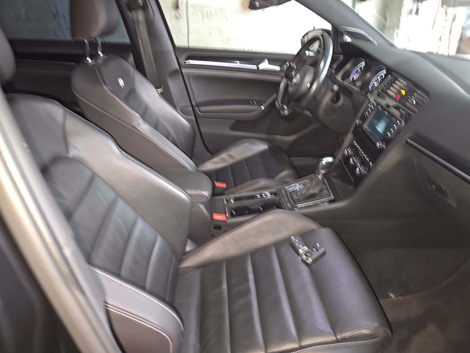 2016 Volkswagen Golf R 2.0T AWD