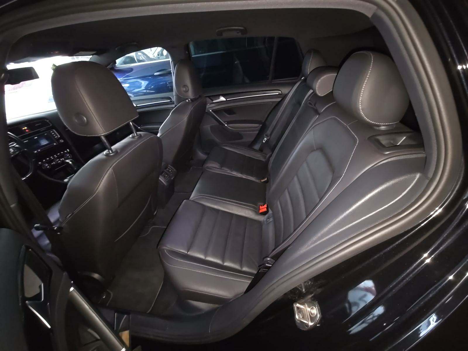 2016 Volkswagen Golf R 2.0T AWD