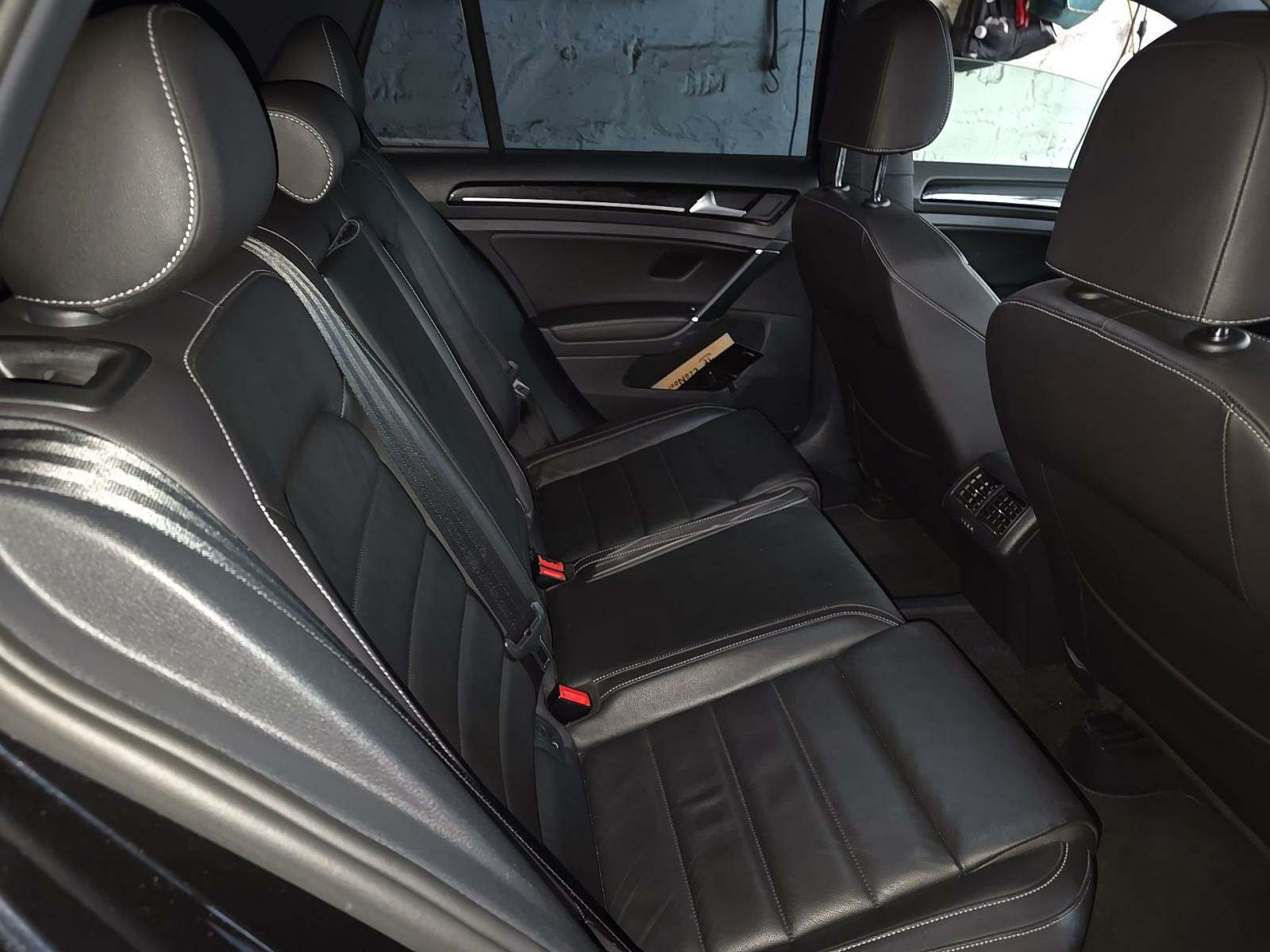 2016 Volkswagen Golf R 2.0T AWD