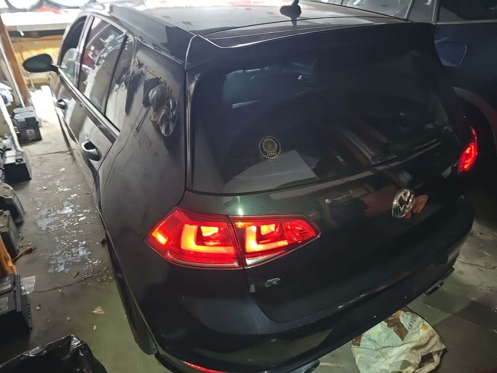 2016 Volkswagen Golf R 2.0T AWD