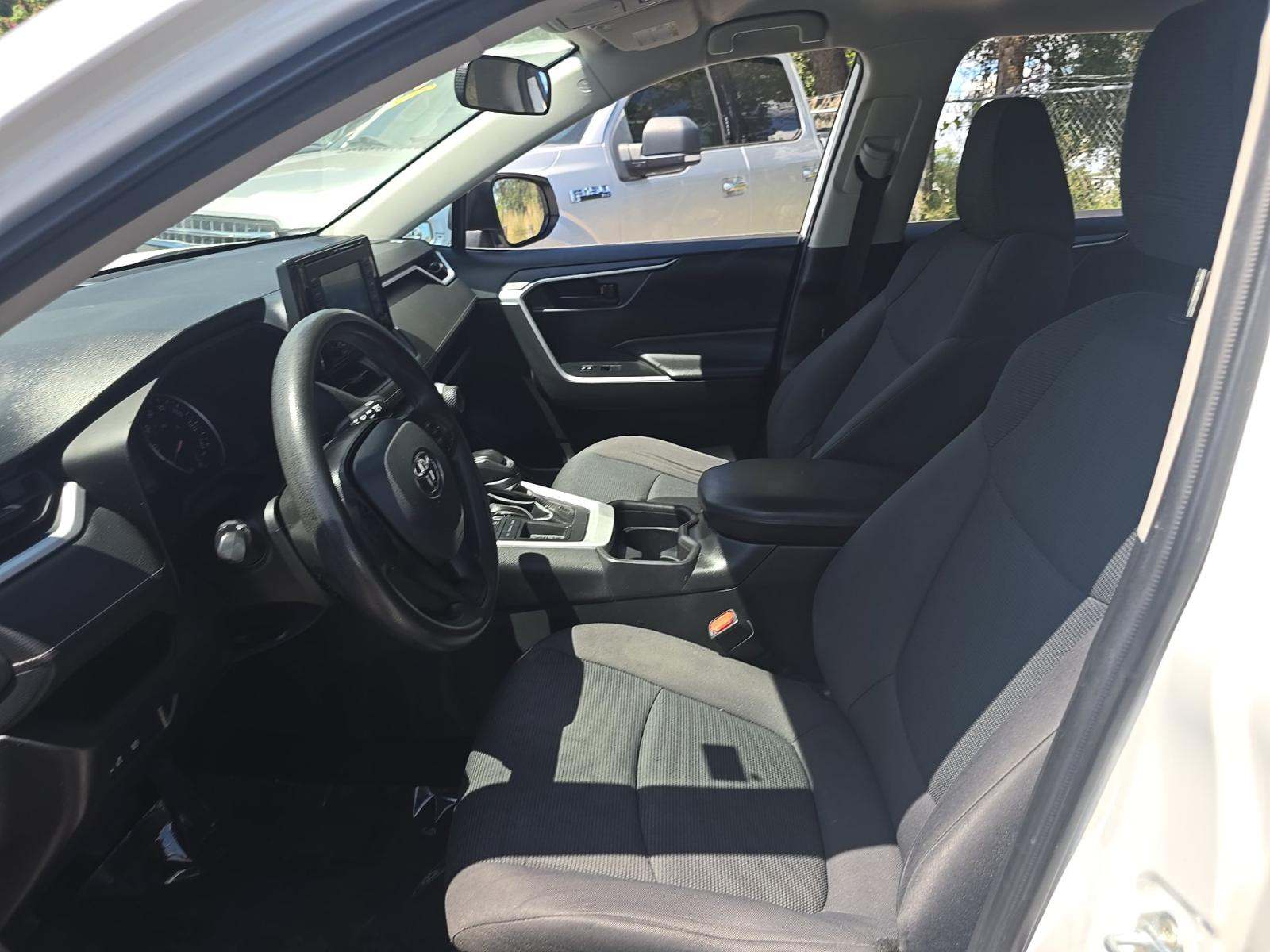 2021 Toyota RAV4 LE FWD