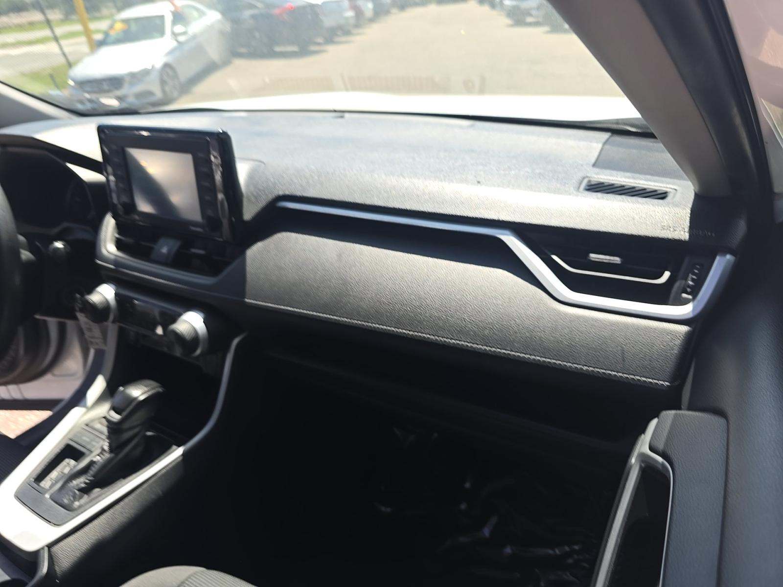 2021 Toyota RAV4 LE FWD