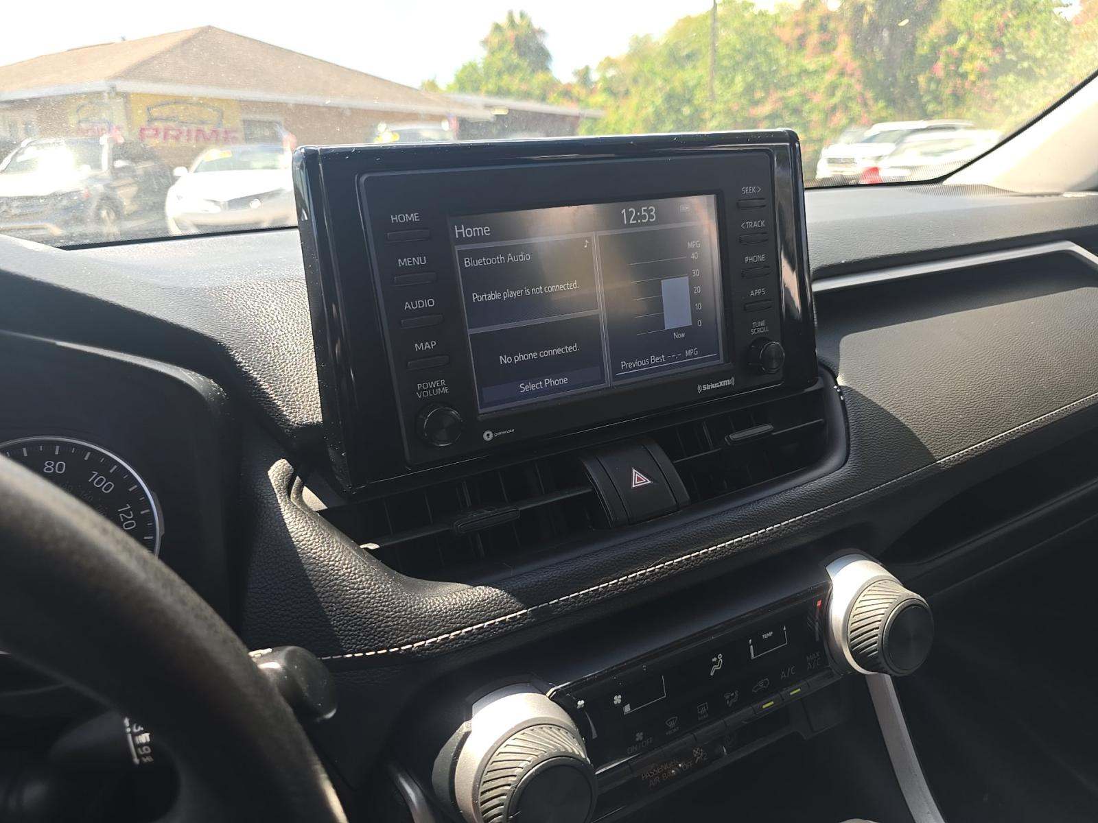 2021 Toyota RAV4 LE FWD