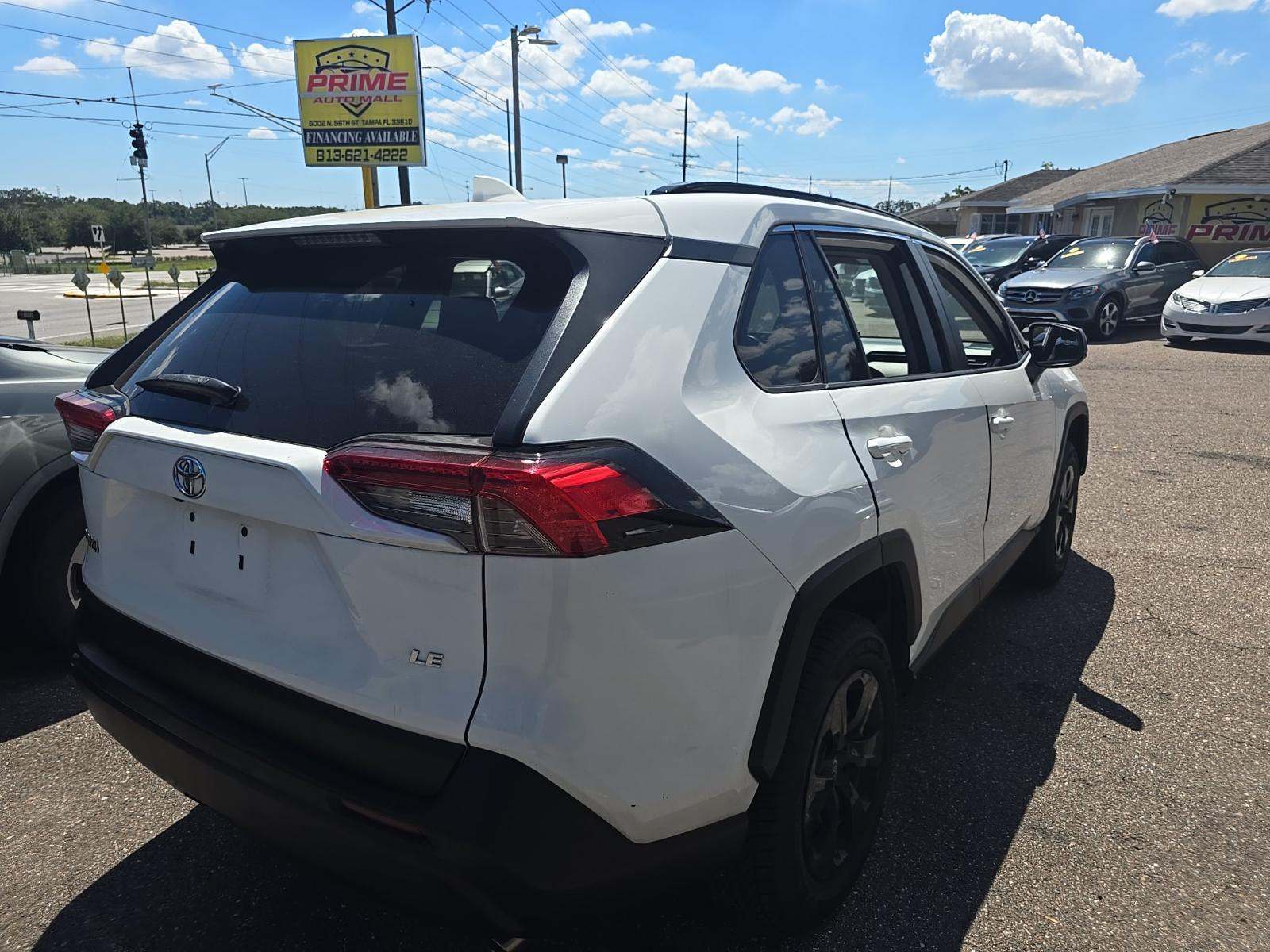 2021 Toyota RAV4 LE FWD