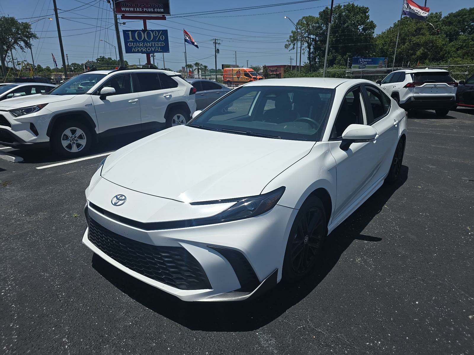 2025 Toyota Camry SE FWD