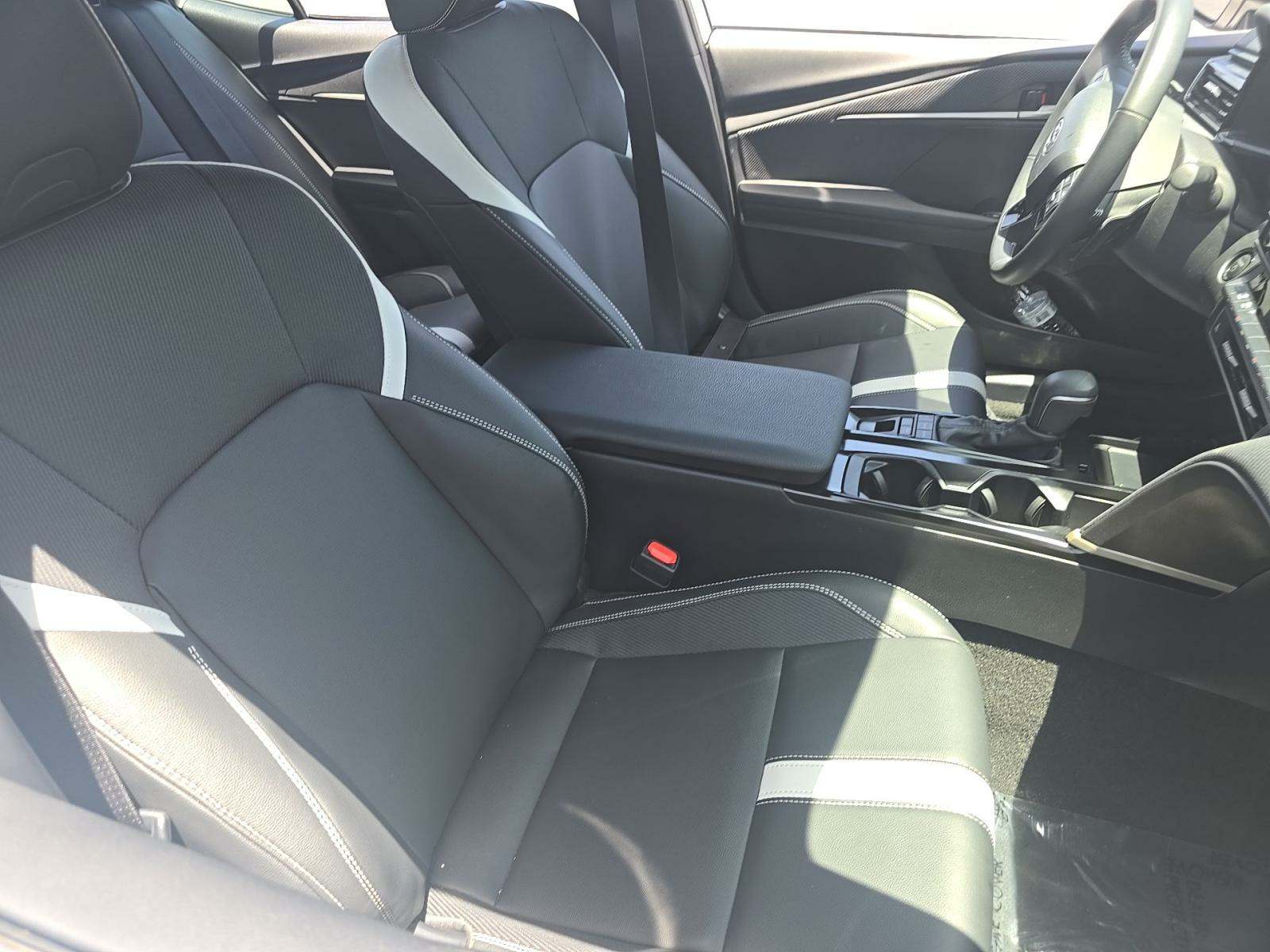 2025 Toyota Camry SE FWD