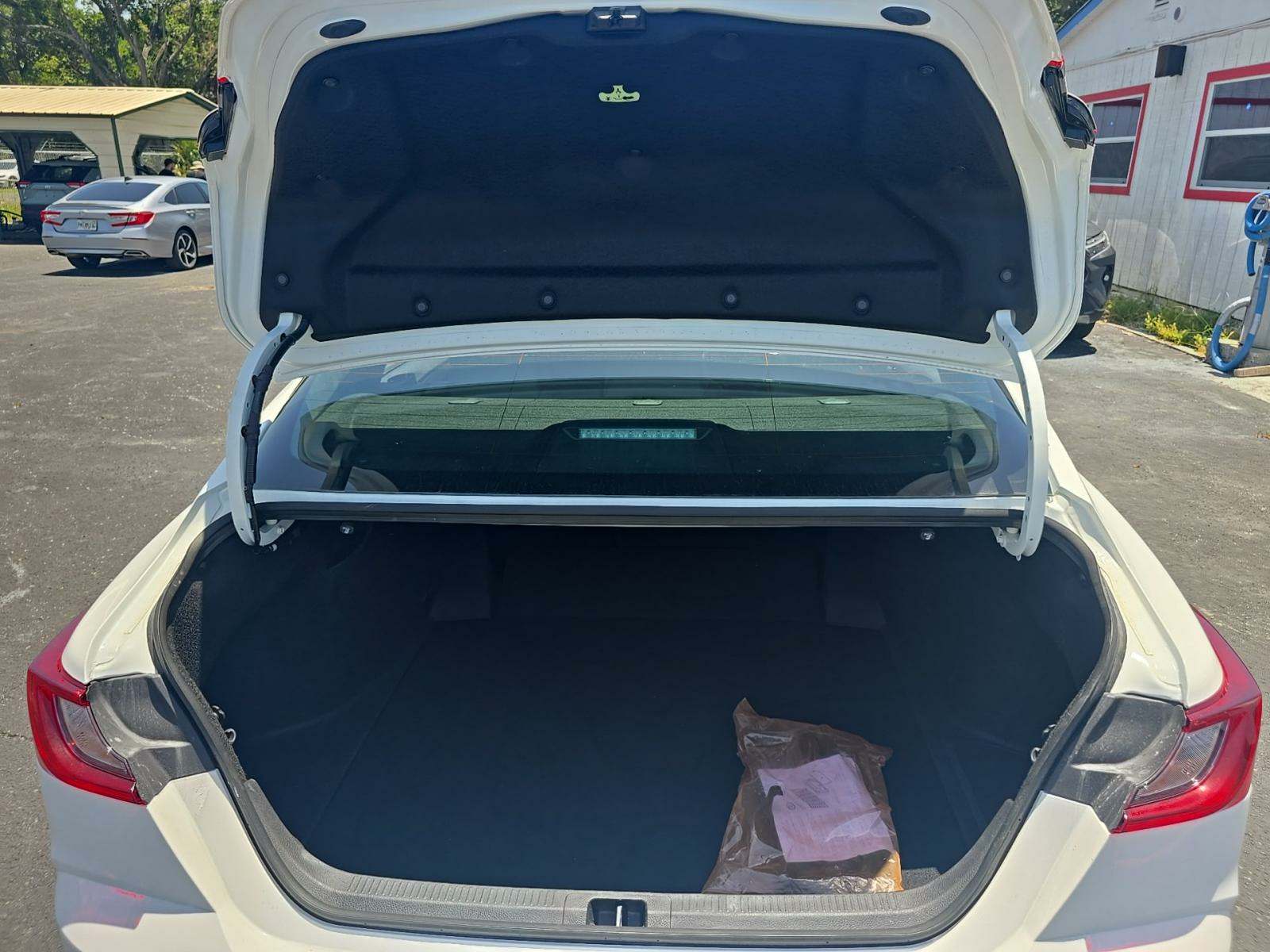 2025 Toyota Camry SE FWD