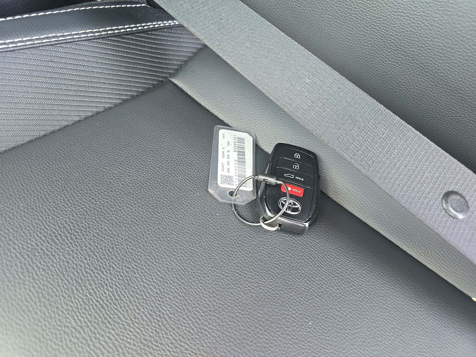 2025 Toyota Camry SE FWD