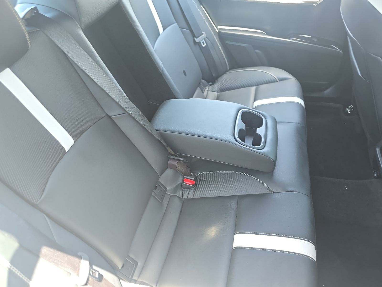 2025 Toyota Camry SE FWD