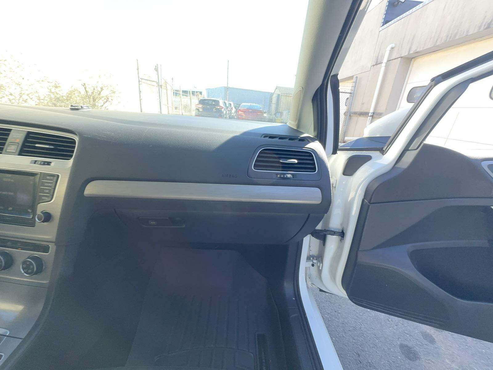 2015 Volkswagen Golf TSI S FWD