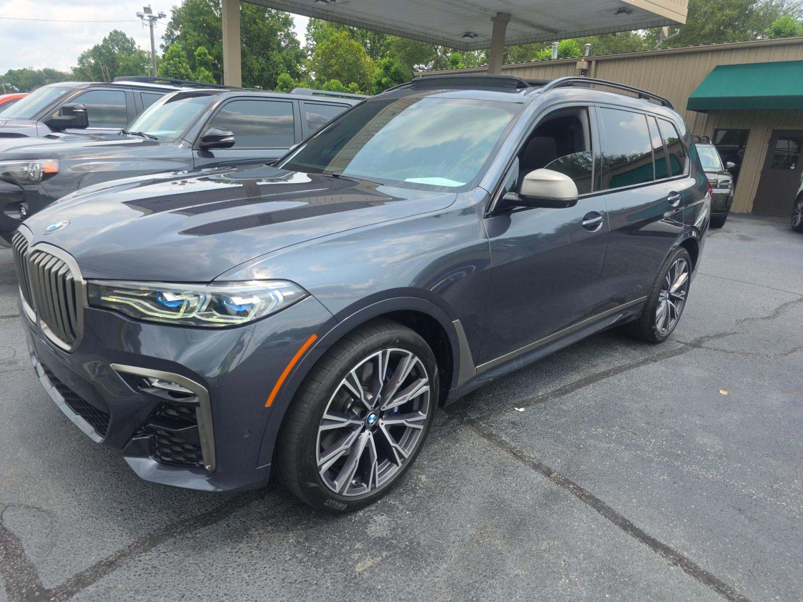 2021 BMW X7 M50i AWD