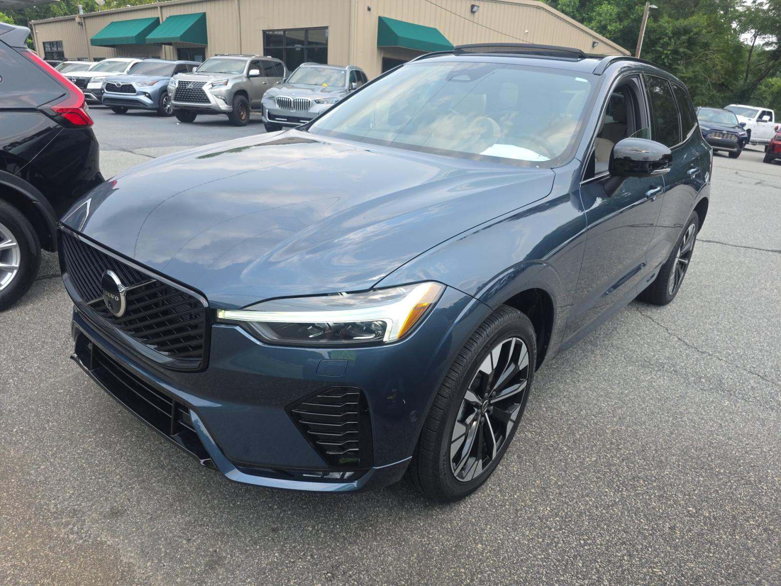 2026 Volvo XC60 B5 Plus AWD