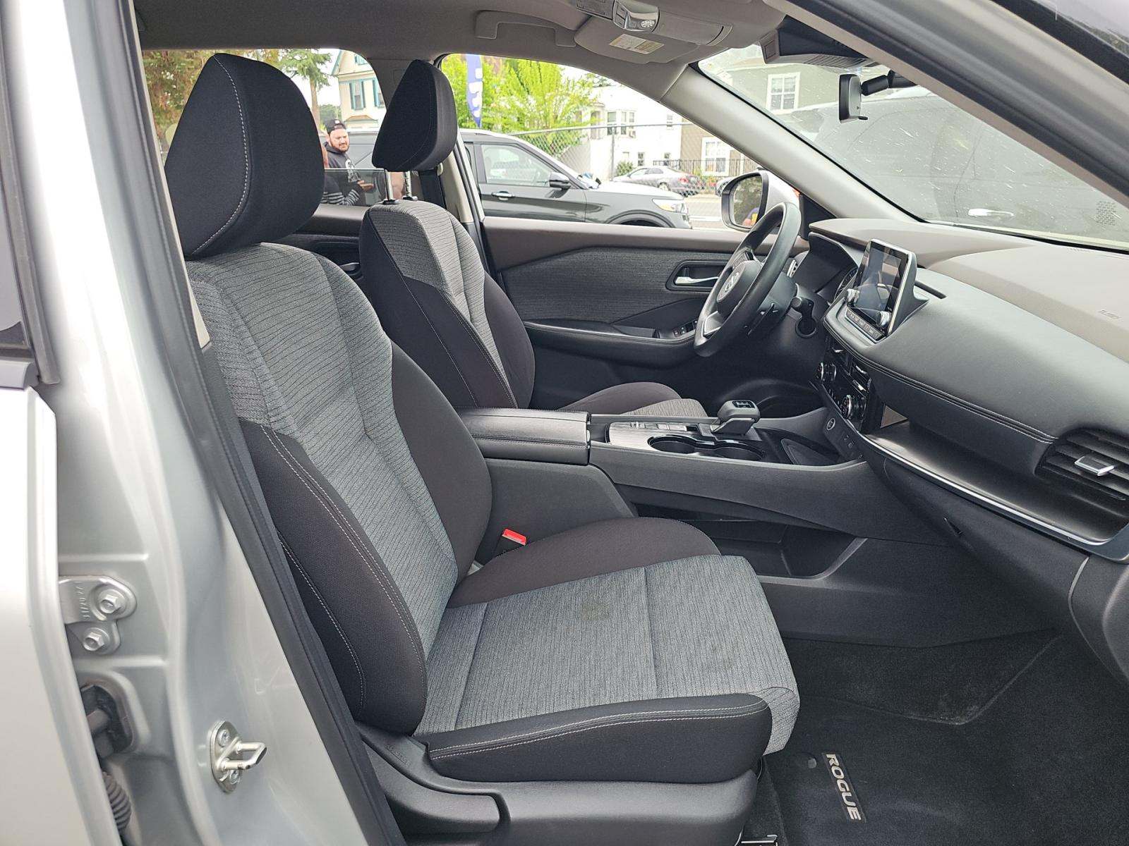 2021 Nissan Rogue SV FWD