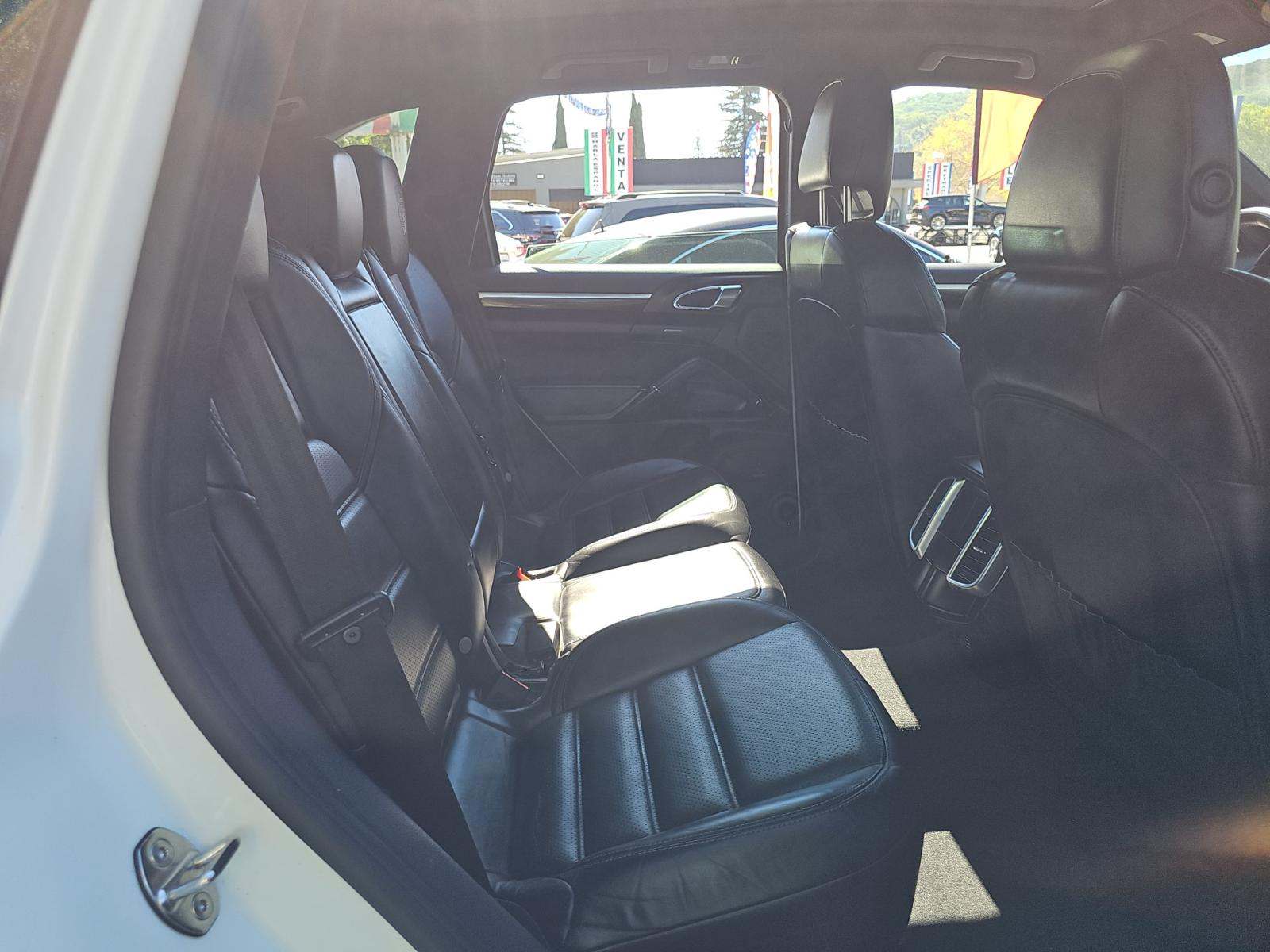 2017 Porsche Cayenne Platinum Edition AWD