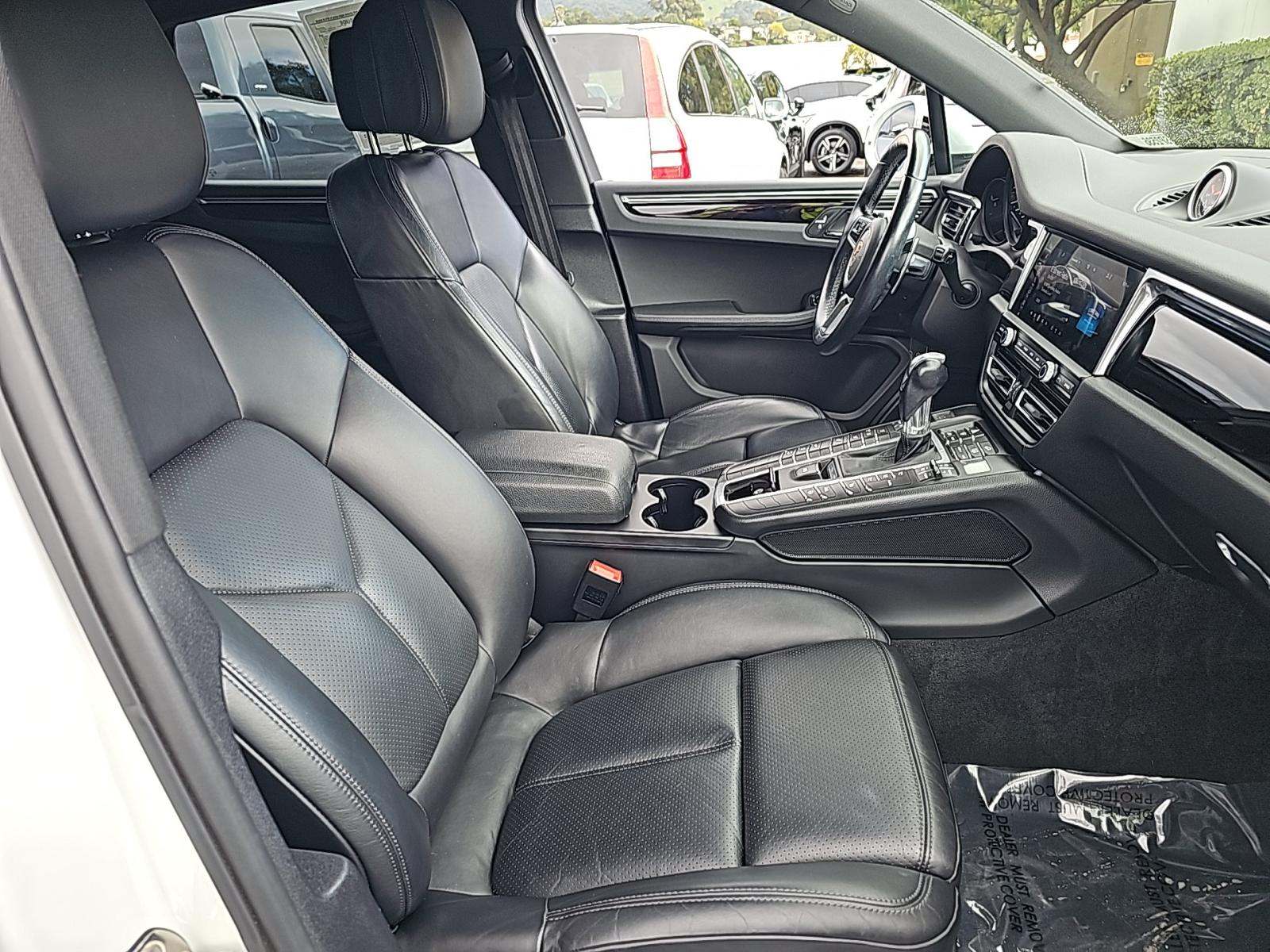 2020 Porsche Macan Base AWD